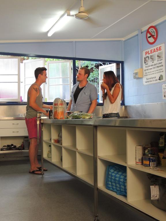 Reef Lodge Backpackers Townsville Exterior foto