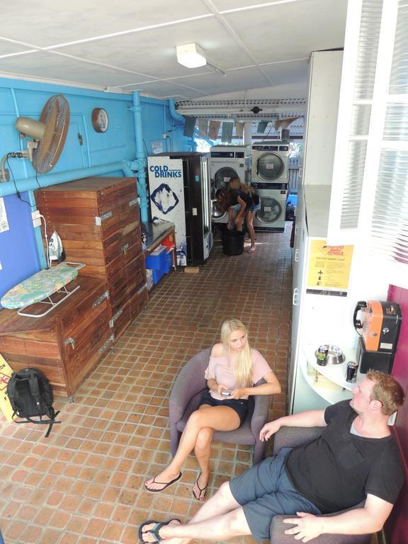 Reef Lodge Backpackers Townsville Exterior foto